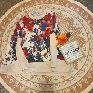 NWOT Beautiful oversized White Birch floral sweater size XL